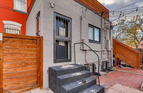 Speer Apartment | Guest Suite With Kitchenette And A 5 star Location