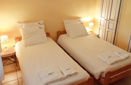 Chateauvert Cottage | Guest Thyme - Provence - Pool - Families - Walks
