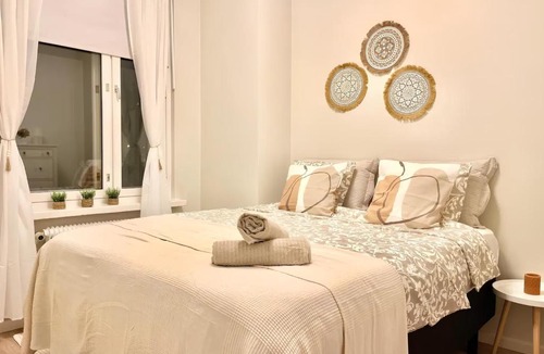Kallio Apartment | GuestFirst- Modern Boho Charm in Kallio Helsinki Center