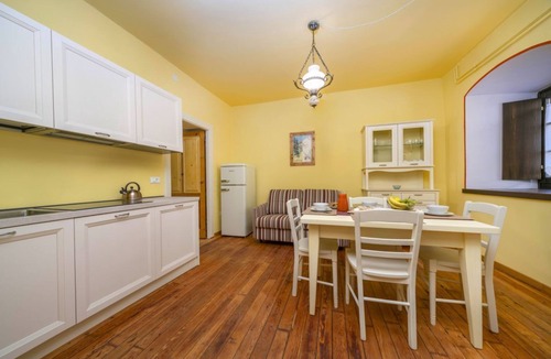 Tarvisio Apartment | GuestHost - A comfortable and welcoming 37 square meters apartment, perfect for four people, located on the ground floor of a historic building built in 1864 and renovated in 2025 while maintaining its historic atmosphere (NO elevator).The property is lo