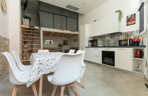 Affori House | GuestHost - A comfortable and welcoming 56 square meters studio apartment, perfect for five people, located on the ground floor of a building with a private entrance.The property is located in the Affori neighborhood, an area full of amenities, including