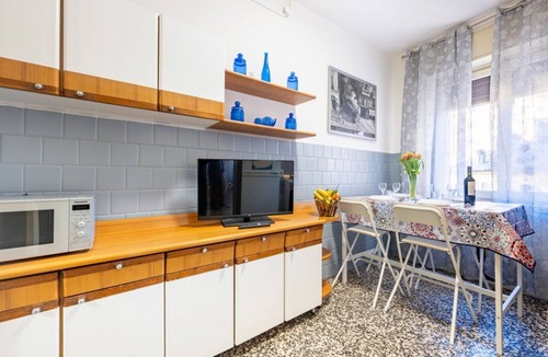 Pablo Apartment | GuestHost - A comfortable and welcoming 83 square meters apartment, perfect for six people, located on the second floor of a 1960s building with an elevator (NOT accessible to disabled guests).The property enjoys an ideal location within the city of Parm