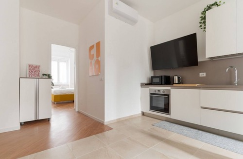 San Vittore Apartment | GuestHost - A modern and spacious 142 square meters apartment, perfect for five people, located on the second floor of a building with an elevator (NOT accessible to guests with disabilities).The property is just steps from the S. Agostino metro station,