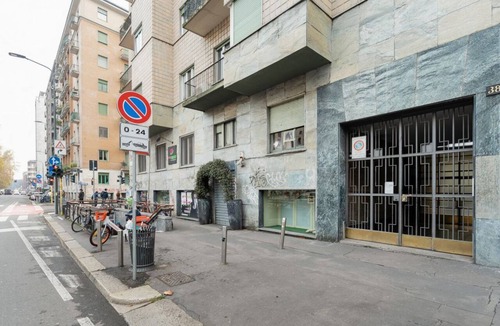 San Vittore Apartment | GuestHost - A modern and spacious 142 square meters apartment, perfect for five people, located on the second floor of a building with an elevator (NOT accessible to guests with disabilities).The property is just steps from the S. Agostino metro station,