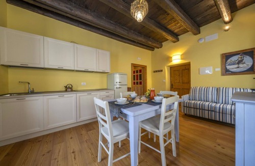 Tarvisio Apartment | GuestHost - A welcoming apartment of approximately 50 square meters, perfect for five people, located on the first floor of a historic building built in 1864 and renovated in 2025 while maintaining its historic atmosphere (NO elevator).The property is lo