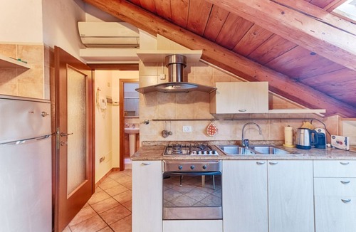 Barriera Vecchia-San Giacomo Apartment | GuestHost - Apartment located on the fifth floor of a building with a lift (there are 10 internal steps at the entrance to the apartment).In 45 sqm it comfortably accommodates 3 people, with a bedroom with two single beds and a sofa bed.Convenientlyt loc