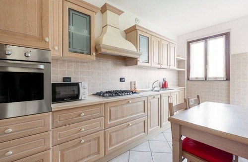 Bruzzano Apartment | GuestHost - Apartment with balcony 500m from North Park!