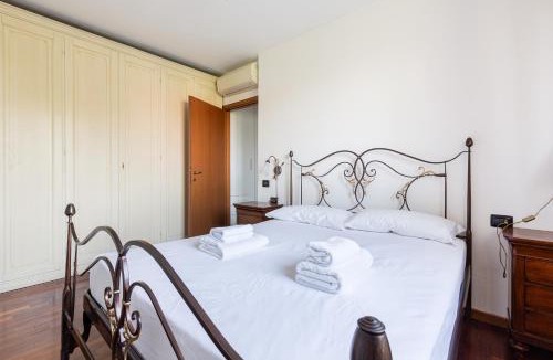 Bruzzano Apartment | GuestHost - Apartment with Balcony nearby M3 Subway Yellow Line