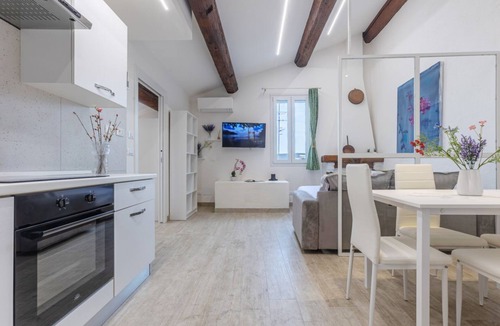 Ferrara Historic Centre Apartment | GuestHost - Blanket Retreat! Near Estense Castle