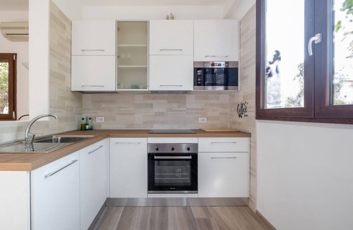 Taranto Apartment | GuestHost - Bright and spacious apartment located in a villa in the San Vito district, a stone's throw from the NCO School of the Navy (150 meters). The apartment is also a 15-minute walk from San Vito beach and Baia delle Zagare, and a 20-minute drive f