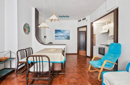 Camogli Apartment | GuestHost - Bright apartment that can accommodate up to 5 people, located just 200m from the free beach and 5 minutes walk from the Marina, the ideal starting point to explore the wonderful Ligurian coast by boat. Equipped with every comfort for a pleasa