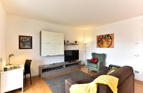 Cernusco sul Naviglio Apartment | GuestHost - Casa Kikka luminoso bilo con balcone
