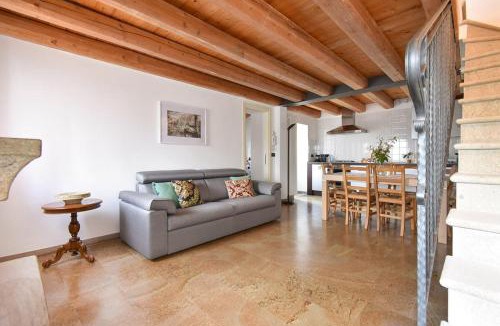 Baone Apartment | GuestHost - Calaone Wonderful Duplex Apartment con parcheggio x4