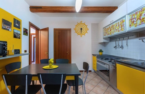 Ferrara Historic Centre Apartment | GuestHost - Central Ferrara Apartment! x7