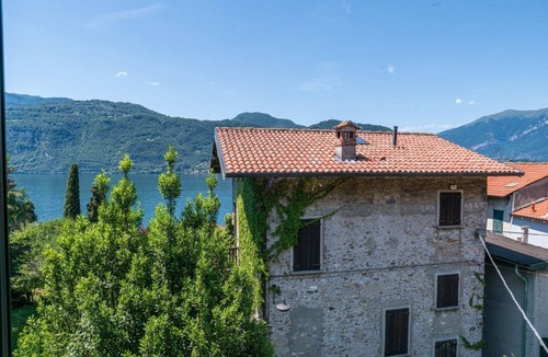 Lierna Villa | GuestHost - Charming 100 sqm detached villa, spread over three levels (accessible by stairs) and accommodating up to 5 people.The property is located in Lierna, on the eastern shore of Lake Como, in a well-served area and a short walk from the splendid R