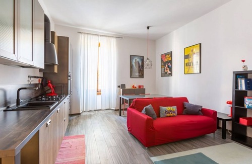 Ricorboli Apartment | GuestHost - Charming 70 sqm flat, ideal for 3 people, located on the first floor of a building without a lift.The property is located in the Gavinana district, south-east of the center of Florence, along the left bank of the Arno. The area is full of ser