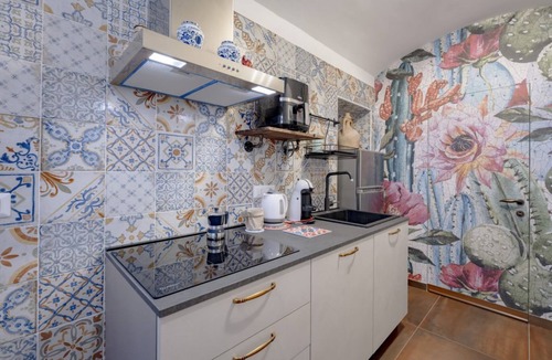 Taranto Apartment | GuestHost - Charming 74 sqm apartment, ideal for groups or families of up to 4 guests, located on the first floor of a building (a few steps to access/NO elevator).The accommodation is located in a very central area, just a few minutes’ walk from the