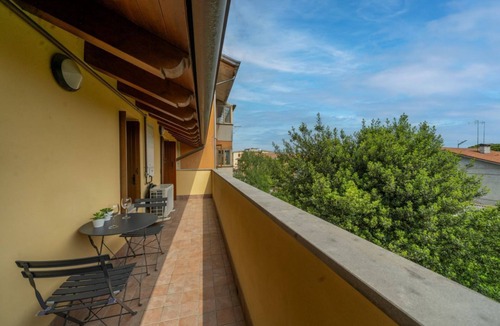 Palmanova Apartment | GuestHost - Charming apartment of about 90 sqm, able to accommodate up to 6 people, located on the second floor of a building without a lift.The property is located within the walls of Palmanova, the famous fortress-city in the shape of a nine-pointed st