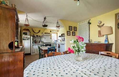 Gubbio Villa | GuestHost - Charming country house that can host up to 11 people, a 6km drive from Gubbio, with large garden, terrace and parking space.The villa (recognised by the Superintendence of Cultural Heritage and Activities) comes with large and bright rooms, f