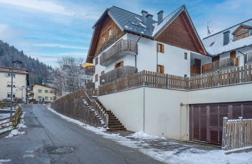 Tarvisio Apartment | GuestHost - Charming studio in Tarvisio, ideal for 3 people, equipped with a balcony offering breathtaking views of the Alps. The accommodation is perfect for a romantic getaway or a nature adventure. Tarvisio is a paradise for winter sports enthusiasts