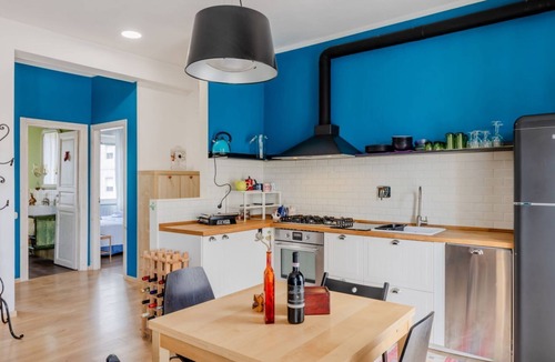 Perugia Apartment | GuestHost - Colorful apartment with balcony, able to comfortably accommodate 4 people thanks to two double bedrooms and all the comforts for a pleasant stay. The accommodation boasts two panoramic views of the Umbrian hills and is located in a quiet resi