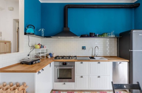 Perugia Apartment | GuestHost - Colorful apartment with balcony, able to comfortably accommodate 4 people thanks to two double bedrooms and all the comforts for a pleasant stay. The accommodation boasts two panoramic views of the Umbrian hills and is located in a quiet resi