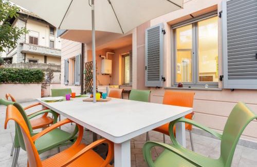 Le Cure Apartment | GuestHost - Colorful Boccaccio Apartment
