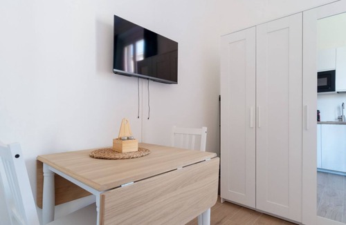 Segnano Apartment | GuestHost - Comfortable 30m2 studio, perfect for 2, located on the second floor of a building with lift.The apartment is located in the Ca' Granda - Prato Centenaro area, located in Municipality 9 north of Milan, a well-connected residential area (M5 Ca'