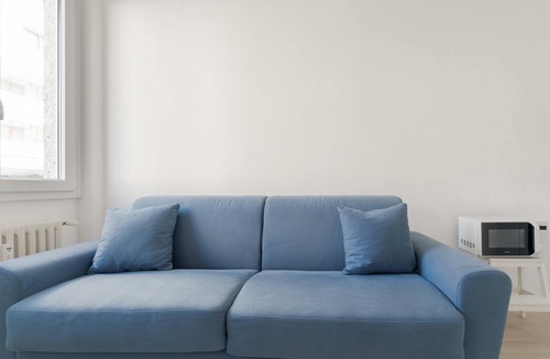 Calvairate House | GuestHost - Comfortable 30m2 studio flat, perfect for 2 people, located on the mezzanine floor of a building (steps to access).The accommodation is located in the Calvairate district, a residential area characterized by the green heart of Piazza Insubria