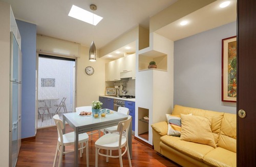 Municipio 2 Apartment | GuestHost - Comfortable 64 sqm apartment, able to accommodate up to 4 people, located on the ground floor of a building.The property is located in a semi-central area of ​Bari, well served and well connected to the main points of interest of the cit