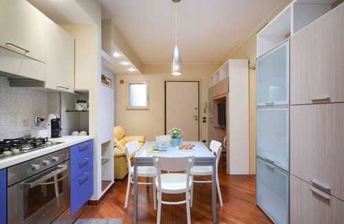 Municipio 2 Apartment | GuestHost - Comfortable 64 sqm apartment, able to accommodate up to 4 people, located on the ground floor of a building.The property is located in a semi-central area of ​Bari, well served and well connected to the main points of interest of the cit