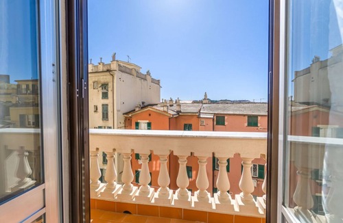 San Fruttuoso Apartment | GuestHost - Comfortable and spacious 95m2 apartment capable of hosting up to 5 guests, it is located in a central area, just 5 minutes walk from the metro stop and the Genoa-Brignole railway station, perfect for those who want to visit the city in full c