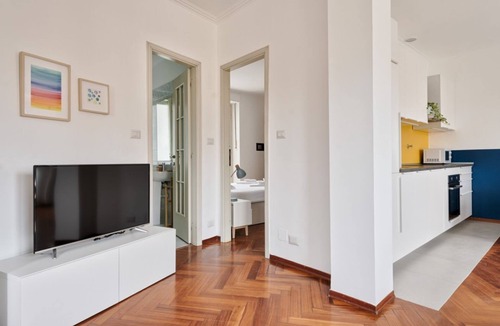 Lingotto Apartment | GuestHost - Comfortable attic apartment with a large furnished terrace is perfect for 3 people, it is located a few meters from the Carducci metro station. We are also a stone's throw from the hospitals (CTO, Molinette, Cellini) and the Parco del Valenti