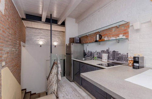 Marghera Apartment | GuestHost - Comfortable and spacious 70 square meters apartment, perfect for four people, located on the first floor of a building (NO elevator).The property is located in a residential area within walking distance of various amenities and the main trans
