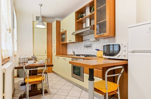Sant' Ambrogio Apartment | GuestHost - Comfortable and functional 55sqm apartment that can accommodate up to 4 people. Located on the second floor, with elevator (not suitable for disabled), of a characteristic Florentine building, the property is located within Sant'Ambrogio dist