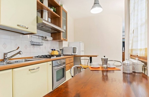 Sant' Ambrogio Apartment | GuestHost - Comfortable and functional 55sqm apartment that can accommodate up to 4 people. Located on the second floor, with elevator (not suitable for disabled), of a characteristic Florentine building, the property is located within Sant'Ambrogio dist