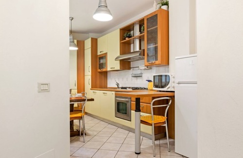 Sant' Ambrogio Apartment | GuestHost - Comfortable and functional 55sqm apartment that can accommodate up to 4 people. Located on the second floor, with elevator (not suitable for disabled), of a characteristic Florentine building, the property is located within Sant'Ambrogio dist