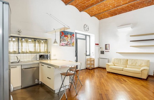 Careggi Rifredi Apartment | GuestHost - Comfortable 55 sqm apartment, located on the ground floor of a renovated period building, for 4 people. The accommodation is located in a residential area, equipped with all the main services and well connected to the historic centre, which c