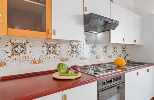 Taormina Apartment | GuestHost - Comfortable 50 sqm apartment with terrace, able to accommodate up to 4 people, located on the fifth floor of a building with lift (NOT suitable for disabled people - 15 steps to access it). The property is located in a quiet area of ​Tao