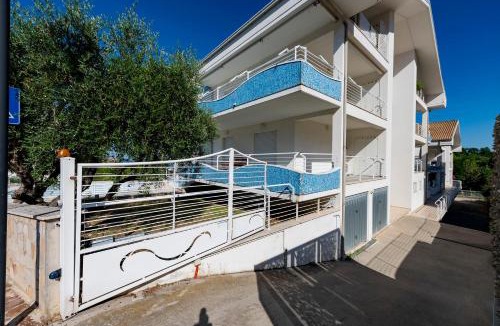 Foggetta Apartment | GuestHost - Comfy Balcony Flat with Sea View