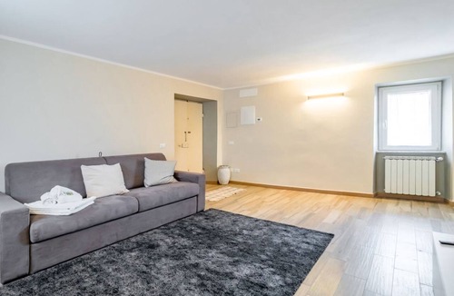 Vezzano Ligure Apartment | GuestHost - Comfy & Roomy Apt - View on the Ligurian Hills!
