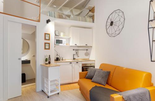 Isola Apartment | GuestHost - Comfy Studio in Isola