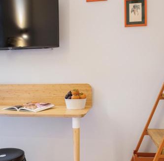 Isola Apartment | GuestHost - Comfy Studio in Isola