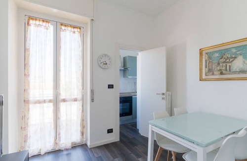 Giambellino Apartment | GuestHost - Comfy White Apartment