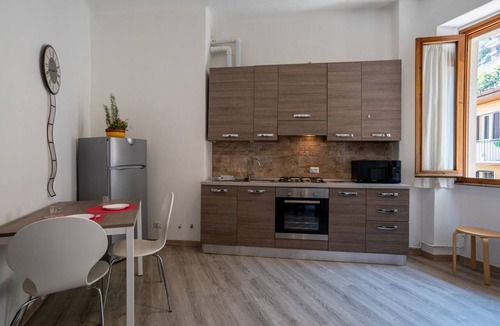 Como Apartment | GuestHost - Cozy, completely renovated 47sqm apartment located on the 3rd floor of a building WITHOUT elevator. The apartment is accessed via an external balcony overlooking the quiet internal courtyard.The accommodation is located in an excellent locati