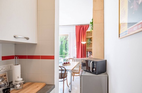 Historic Centre Apartment | GuestHost - Cozy studio, located a few meters from Prato Della Valle and the Basilica of Sant'Antonio. Through the pedestrian street you pass all the wonders of the center. The tram stop is right under the house. Equipped with every comfort to make your