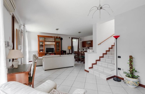 Abano Terme Villa | GuestHost - Cozy villa on two floors of about 150 sqm perfect for 7 people.The villa is located in a quiet residential area in the heart of nature in the Euganean Hills and a short walk from the wonderful spa of Abano and the historic center of Abano Ter