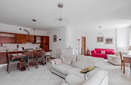 Abano Terme Villa | GuestHost - Cozy villa on two floors of about 150 sqm perfect for 7 people.The villa is located in a quiet residential area in the heart of nature in the Euganean Hills and a short walk from the wonderful spa of Abano and the historic center of Abano Ter