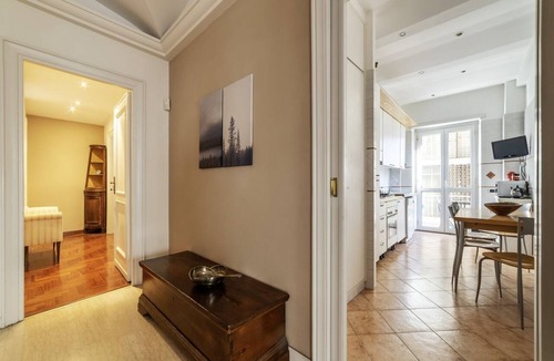 Trionfale Apartment | GuestHost - Elegant and comfortable 140sqm apartment that can accommodate up to 6 people. Located on the 2rd floor, with a lift (not suitable for disabled), of a building located few steps away from Cipro Metro Stop, the property is 12 minutes walk away
