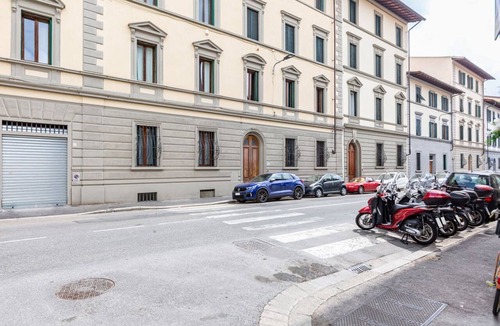 Careggi Rifredi Apartment | GuestHost - Elegant apartment of 80 sqm, able to accommodate up to 5 people, located on the 2nd floor of a building equipped with a lift (NOT suitable for disabled people - some steps to access). The property is located in the Stibbert/Statuto area, a li